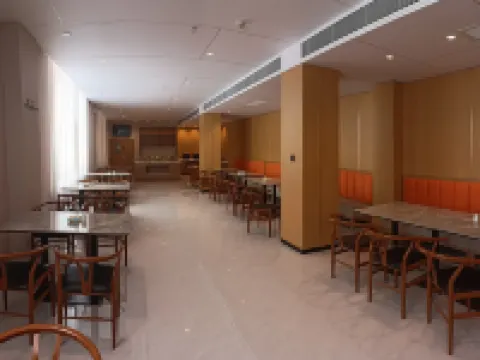 Golden Hilton Hotel Hotels in Ejin Horo Banner