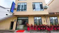 Qingyi Homestay Zen Youju