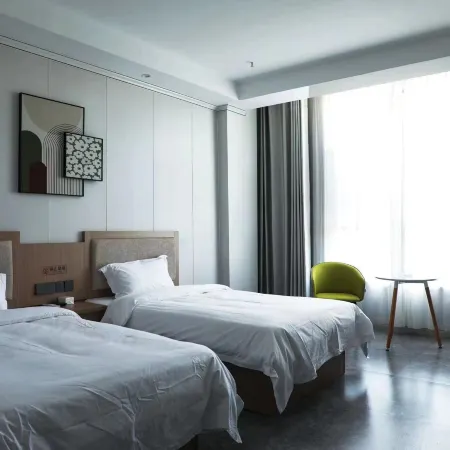 Huaxin Holiday Hotel (Habahe Minzhu Road)