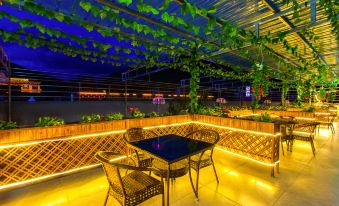 Xiduo Hotel (Ganzi Batang County Government Store)