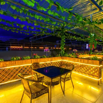 Xiduo Hotel （Ganzi Batang County Government Store）