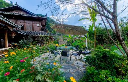 Danzhai Shiqiao Story Homestay (Shiqiao Ancient Papermaking Cultural Scenic Area) Отели рядом с достопримечательностью «Longjing Ancient Pavilion»
