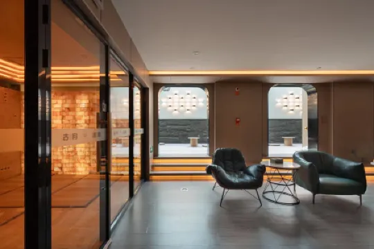 Beijing Guyue Tangquan Resort Отели рядом с достопримечательностью «Wuhan Garden»