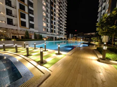 Near Airport K Avenue Homestay Отели рядом с достопримечательностью «M-Cubed Bar»