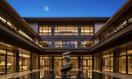 Grand House Quzhou (Fushan West) Отели рядом с достопримечательностью «Ancestral Temple of the Southern Confucius Clan»