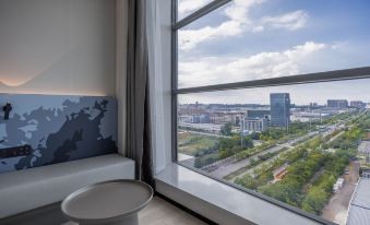 AtourLight hotel Wuhan Optice Valley third road MIUI Science