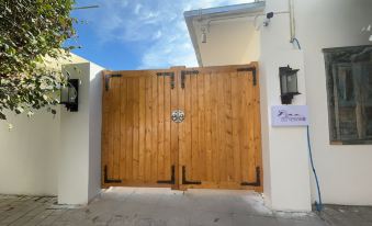 Yining County Huazhibanxia Homestay