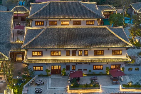 Floral Lux Hotel·Simple and Rustic hotel