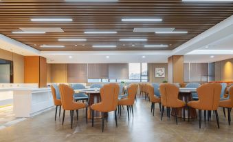 Kuytun Yuejiang Hotel