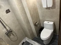 Vienna Hotel（Foshan West Station Shishan store） Hotels in Foshan