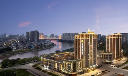Qinzhou La Quinta Wyndham Hotel (Qinjiang Gulong Kiln | Changrong World Trade Plaza)