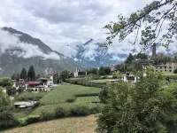 Daerjie Homestay (Zhonglu Jikayi XI ZANG Village) - เปิดใหม่