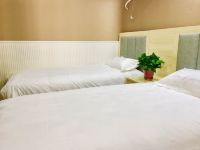 锦昌酒店(北京西客站店) - 标准双床房