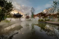 Little Pond Hotel Отели рядом с достопримечательностью «Луцзянь Бич»