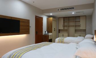 Huayi Selected Hotel (Rizhao High tech Zone Talent Store)