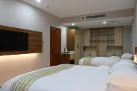 Huayi Selected Hotel (Rizhao High tech Zone Talent Store)