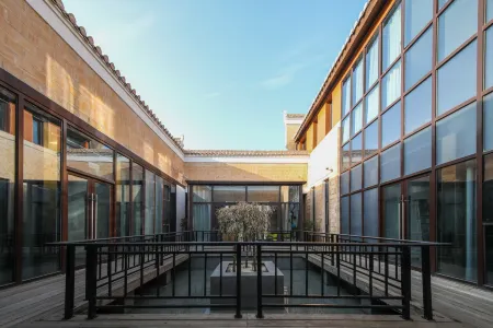 Fireworks Homestay (Yichun Wanzhai Ancient City Scenic Area Store)