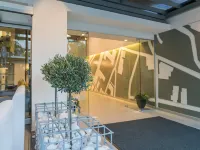 City Center Hotel Hotels near شاطئ إيلي