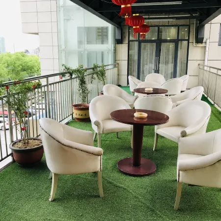 Homeinn Hotel (Nanling Zhanghe Avenue Jin Street Huafu)