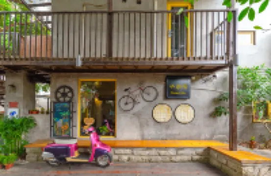Shenzhen Slow Life Industrial Style Seaside  Inn（Nostalgic shop）