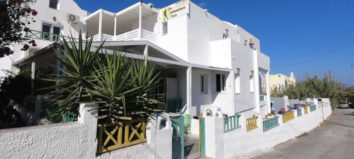 Fira Backpackers Place Hotels in Santorini