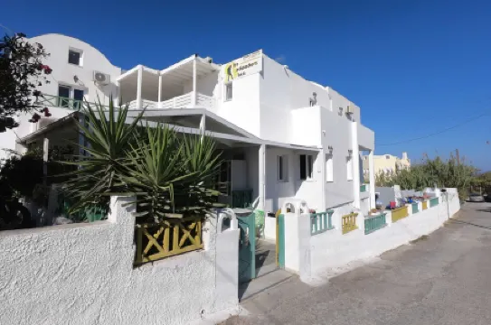 Fira Backpackers Place Отели рядом с достопримечательностью «Археологический музей Тиры»