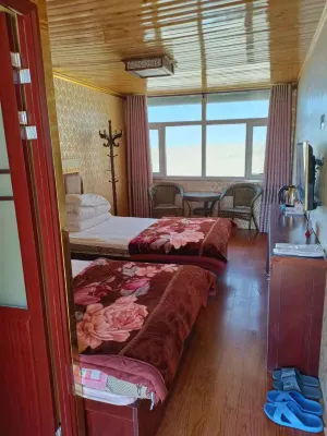 Golmud East Tai RV Camp Hoteles cerca de Dongtai Ji Nai'er Lake