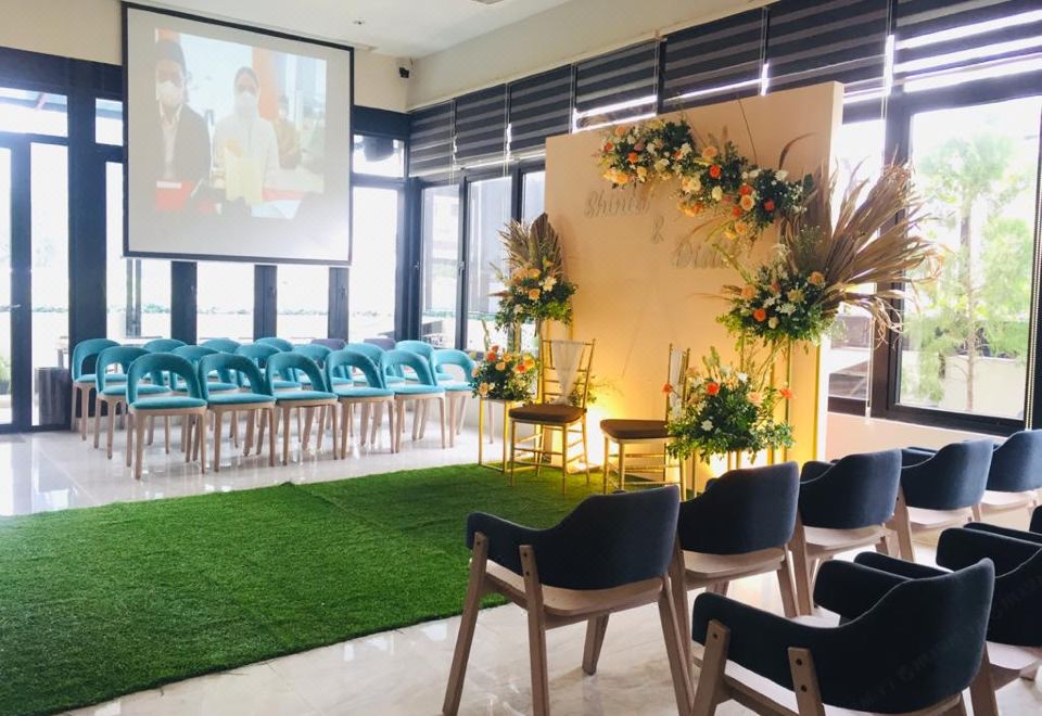 에이트인 자카르타 로비