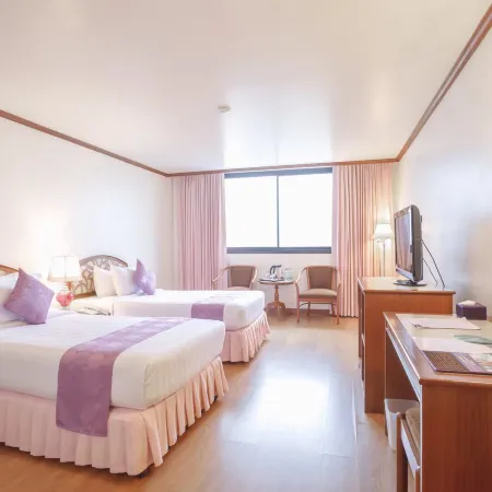 K.P. Grand Hotel Chanthaburi Отели рядом с достопримечательностью «Прибрежное сообщество Чантхабун»