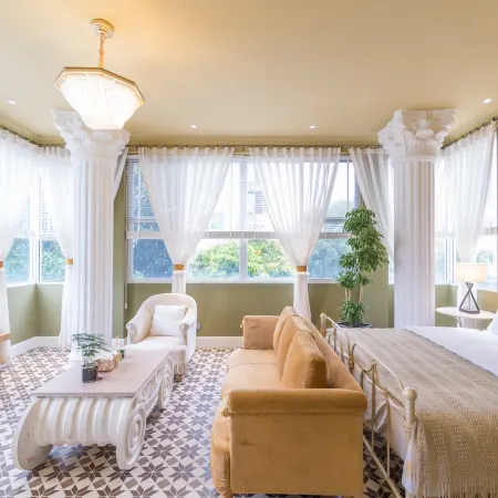 Flower Building Xianghai Hanshe Homestay (Beihai Yintan International Passenger Port)