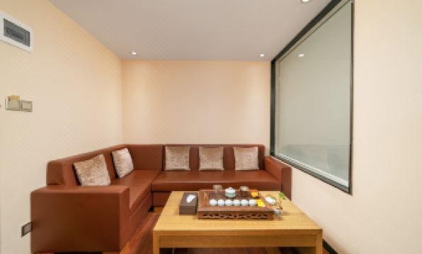 Boyi Hotel (Guangzhou Zhujiang New Town Tianhe Park Metro Station)