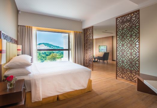 더블트리 수영장