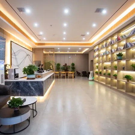 Lili Orange Light Luxury Hotel