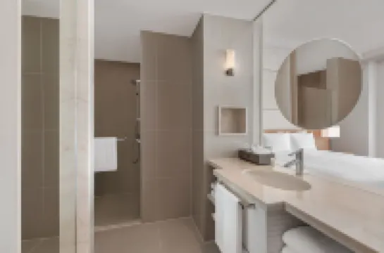 コートヤード・バイ・マリオット バンコク ワイヤレス/チットロムのホテル