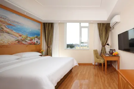 Vienna Zhihao Hotel (Chengdu Kuanzhai Alley Zizhuhan Road East Subway Station)