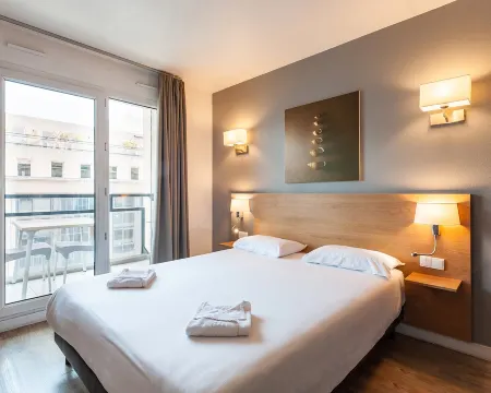 Residhotel le Grand Prado Отели рядом с достопримечательностью «Parc Chanot Marseille»