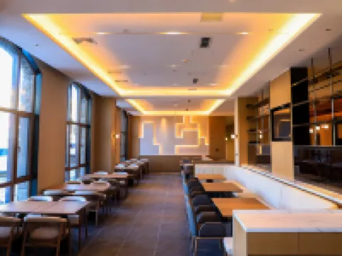 張家口湯印溫泉假日酒店(崇禮富龍滑雪場店) 張家口酒店