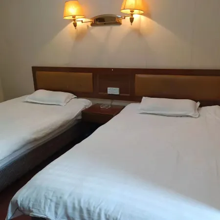 Xinchang Dongyuan Hotel