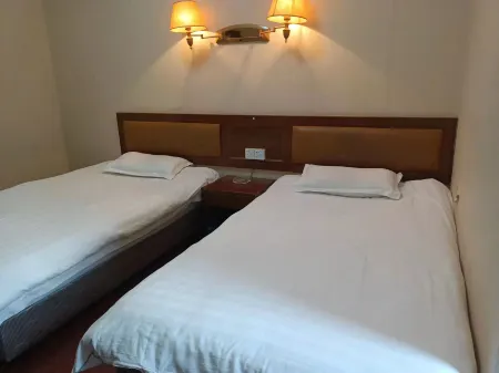 Xinchang Dongyuan Hotel