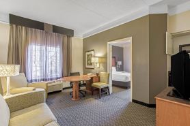 La Quinta Inn & Suites by Wyndham Birmingham Homewood