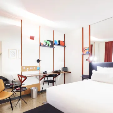 French Theory Hotel & Restaurant Hotels near Notre-Dame Cathedral of Paris