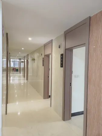 Xinxin Business Hotel (Qinzhougang Plaza Branch) Отели рядом с достопримечательностью «Seventy-two Waterways»