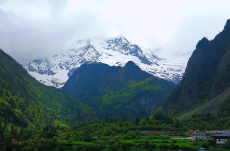 Deqin Yubeng Siji View Inn Отели рядом с достопримечательностью «Xiaonong Base camp»