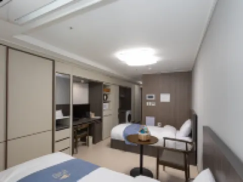 Golden Planet Hotel 利川市のホテル