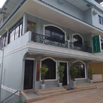 Divine Castle Travelers Inn