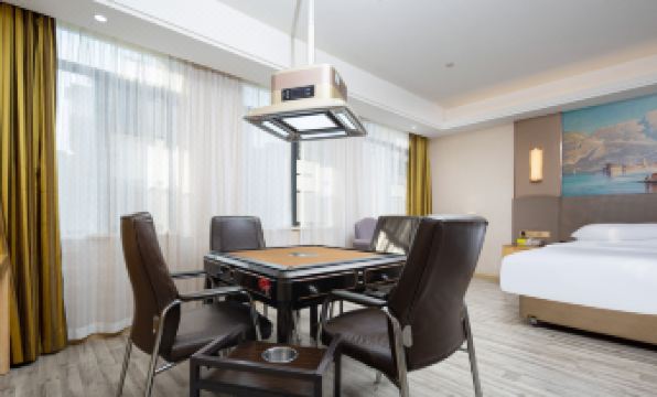 Vienna International Hotel (Yunmeng Longgang Road)