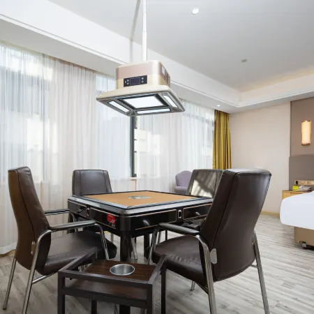 Vienna International Hotel (Yunmeng Longgang Road)