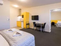 C-Motel Hotels near Mount Pleasant