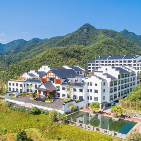 Pujiang Xiuliang Kanglv Luojiayuan Hot Spring Hotel