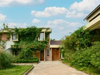 Dahu Yuanshe Hostel Hotels near Xinshi Ancient Town